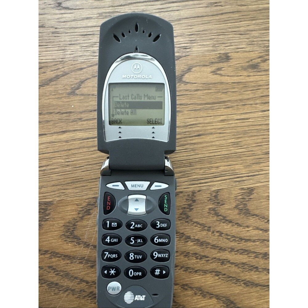 VINTAGE MOTOROLA V60T FLIP PHONE / AT@T  And Charger No Sim Card